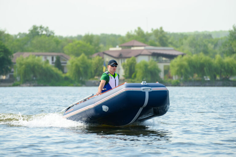 Kolibri Profi Motor Boat 300 - Plywood floorboard with stringers