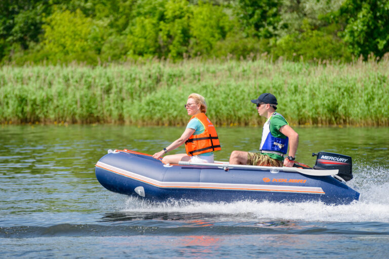 Kolibri Profi Motor Boat 330 - Plywood floorboard with stringers